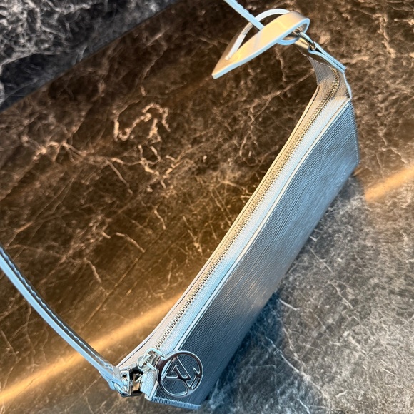 Louis Vuitton Silver Epi Pochette - Picture 8 of 12